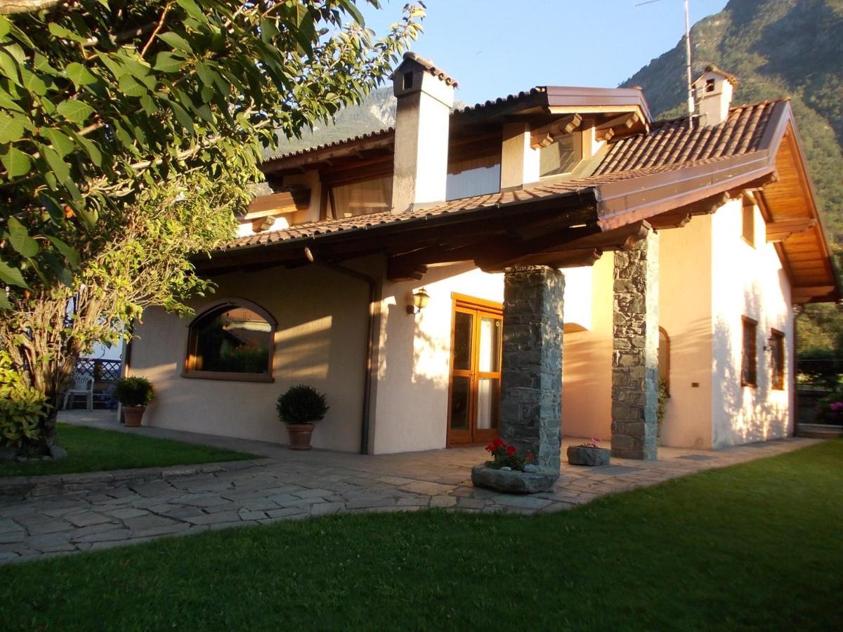 Les Hirondelles Bed & Breakfast Fenis Exterior photo