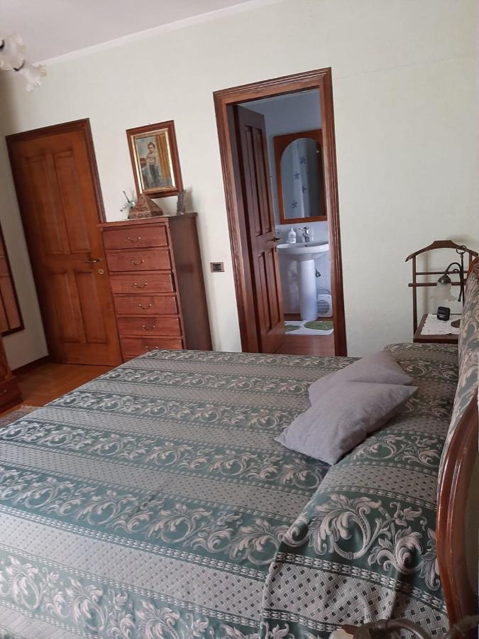 Les Hirondelles Bed & Breakfast Fenis Exterior photo